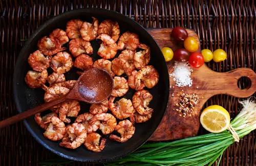Cooking shrimps in a cast iron skillet