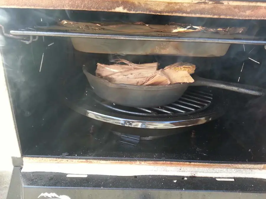 Propane smoker Wood chip tray