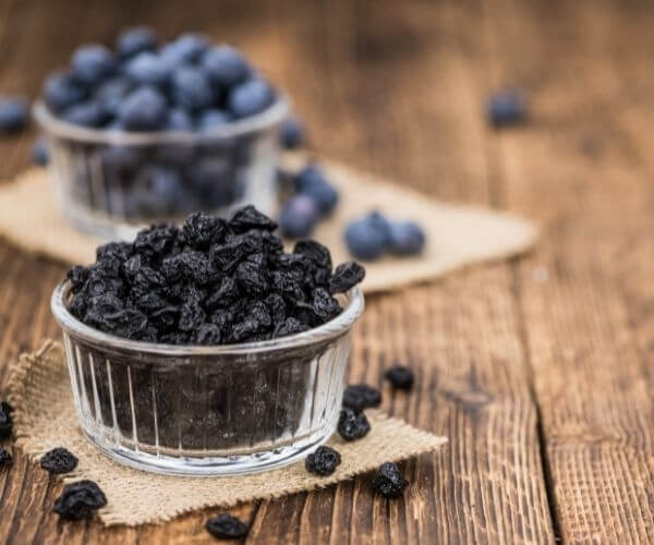 dried blueberries can substitute for currants