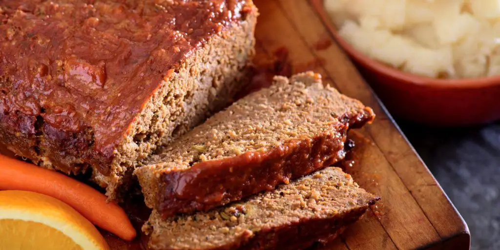 meat loaf with mashed potatoes