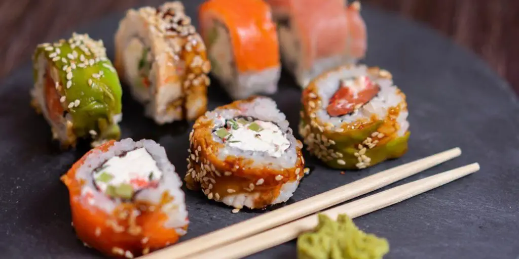 sushi roll variety