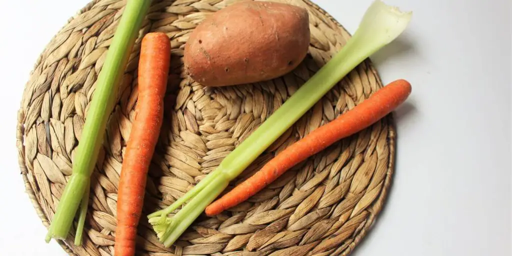 sweet potato, carrot and celery make an easy/healthy baby food when cooked and processed in a blender.